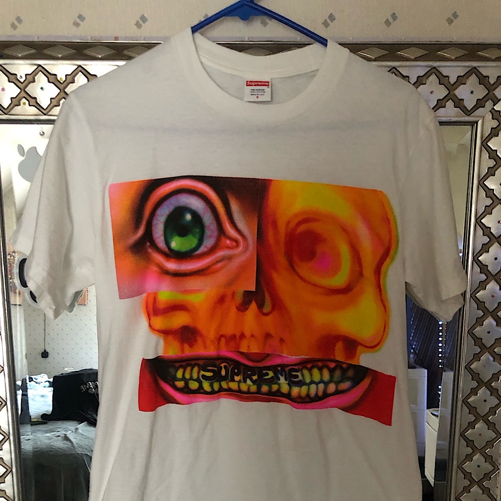 Supreme small white tee shirt
